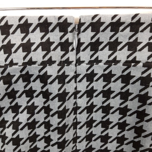 🍍Banana Republic Houndstooth Pencil Skirt - Picture 2 of 8